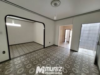 Alugue Já! Casa Ampla Disponível Para Aluguel No Bairro Pereira Lobo