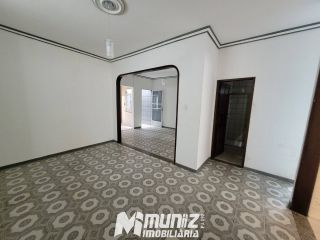 Alugue Já! Casa Ampla Disponível Para Aluguel No Bairro Pereira Lobo