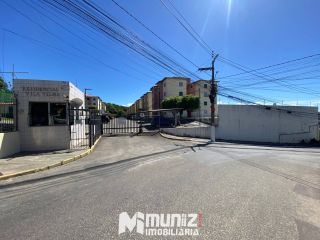 ALUGA-SE APTO MOBILIADO NO COND. VILA VELHA