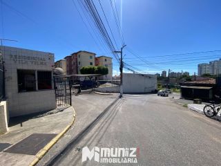 ALUGA-SE APTO MOBILIADO NO COND. VILA VELHA