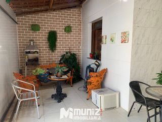 VENDE-SE CASA NA RUA DOM BOSCO