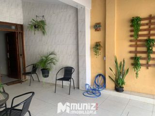 VENDE-SE CASA NA RUA DOM BOSCO