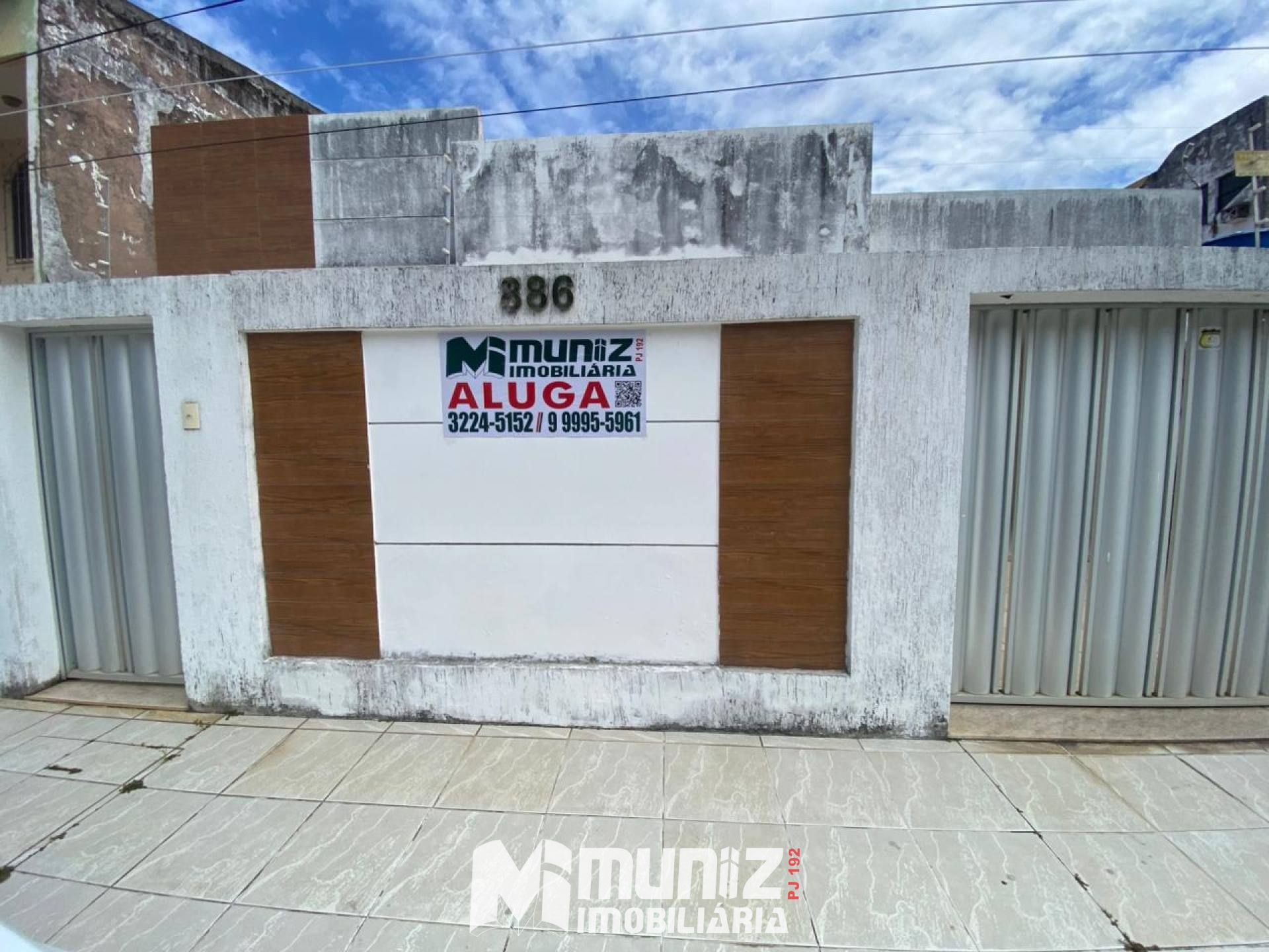 ALUGA-SE CASA NA RUA SD. PETRONILO JOSÉ DOS SANTOS