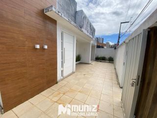 ALUGA-SE CASA NA RUA SD. PETRONILO JOSÉ DOS SANTOS