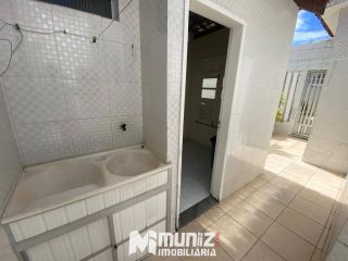 ALUGA-SE CASA NA RUA SD. PETRONILO JOSÉ DOS SANTOS