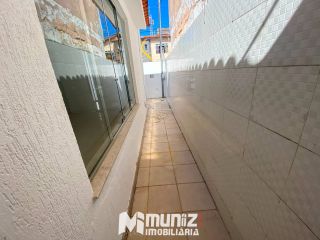 ALUGA-SE ÓTIMA CASA   PARA COMERCIO E RESIDÊNCIA ,NA RUA SD. PETRONILO JOSÉ DOS SANTOS