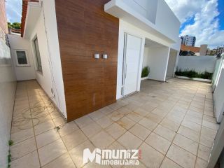 ALUGA-SE ÓTIMA CASA   PARA COMERCIO E RESIDÊNCIA ,NA RUA SD. PETRONILO JOSÉ DOS SANTOS