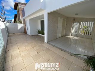 ALUGA-SE ÓTIMA CASA   PARA COMERCIO E RESIDÊNCIA ,NA RUA SD. PETRONILO JOSÉ DOS SANTOS