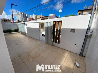 ALUGA-SE ÓTIMA CASA   PARA COMERCIO E RESIDÊNCIA ,NA RUA SD. PETRONILO JOSÉ DOS SANTOS