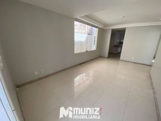 ALUGA-SE ÓTIMA CASA   PARA COMERCIO E RESIDÊNCIA ,NA RUA SD. PETRONILO JOSÉ DOS SANTOS