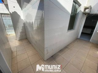 ALUGA-SE ÓTIMA CASA   PARA COMERCIO E RESIDÊNCIA ,NA RUA SD. PETRONILO JOSÉ DOS SANTOS
