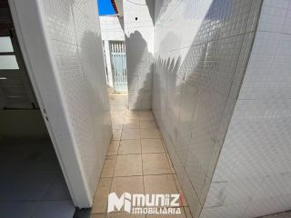 ALUGA-SE ÓTIMA CASA   PARA COMERCIO E RESIDÊNCIA ,NA RUA SD. PETRONILO JOSÉ DOS SANTOS