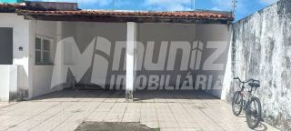 vende-se casa otima para comércio de esquina na Av Beira Mar