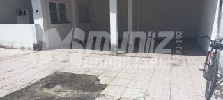 vende-se casa otima para comércio de esquina na Av Beira Mar