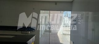 vende-se casa otima para comércio de esquina na Av Beira Mar