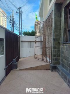 Vende-se otima casa c/2 pavimentos Av Gonçalo Prado Rollemberg