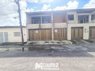 Casa Ampla Na Parte Superior Disponível Para Aluguel No Bairro Cidade Nova