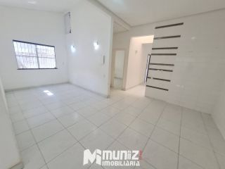 Casa Ampla Na Parte Superior Disponível Para Aluguel No Bairro Cidade Nova