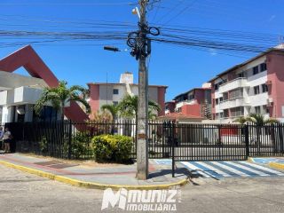 ALUGA-SE APT NO COND. BARRA CLUB RESIDENCE II