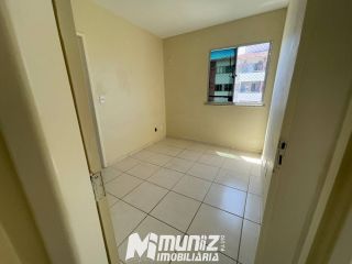 ALUGA-SE APT NO COND. BARRA CLUB RESIDENCE II