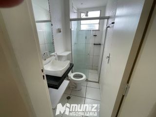 ALUGA-SE APT NO COND. BARRA CLUB RESIDENCE II