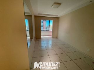 ALUGA-SE APT NO COND. BARRA CLUB RESIDENCE II