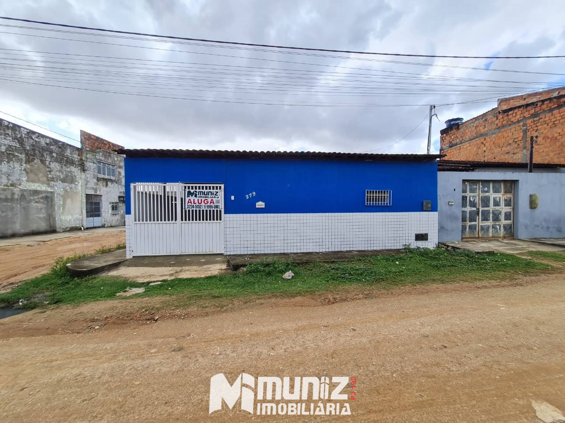 Casa Para Alugar com 3 quartos no bairro Rosa Elze em São Cristóvão