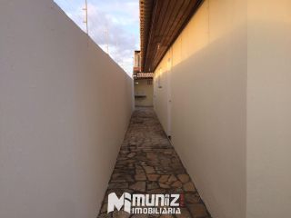 CASA PARA ALUGAR COM 3 QUARTOS NA ARUANA!