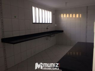 CASA PARA ALUGAR COM 3 QUARTOS NA ARUANA!