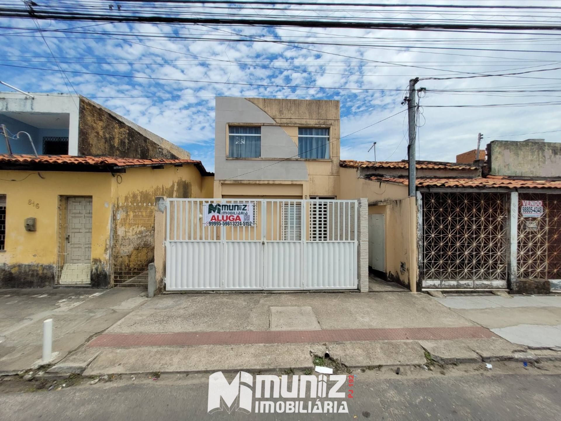 ALUGA-SE APTO NA PARTE TÉRRA DA AV. MAMEDE PAES MENDONÇA - GETÚLIO VARGAS