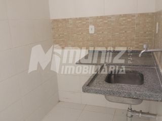 ALUGA-SE APTO A PARTE TÉRRA DA AV. MAMEDE PAES MENDONÇA