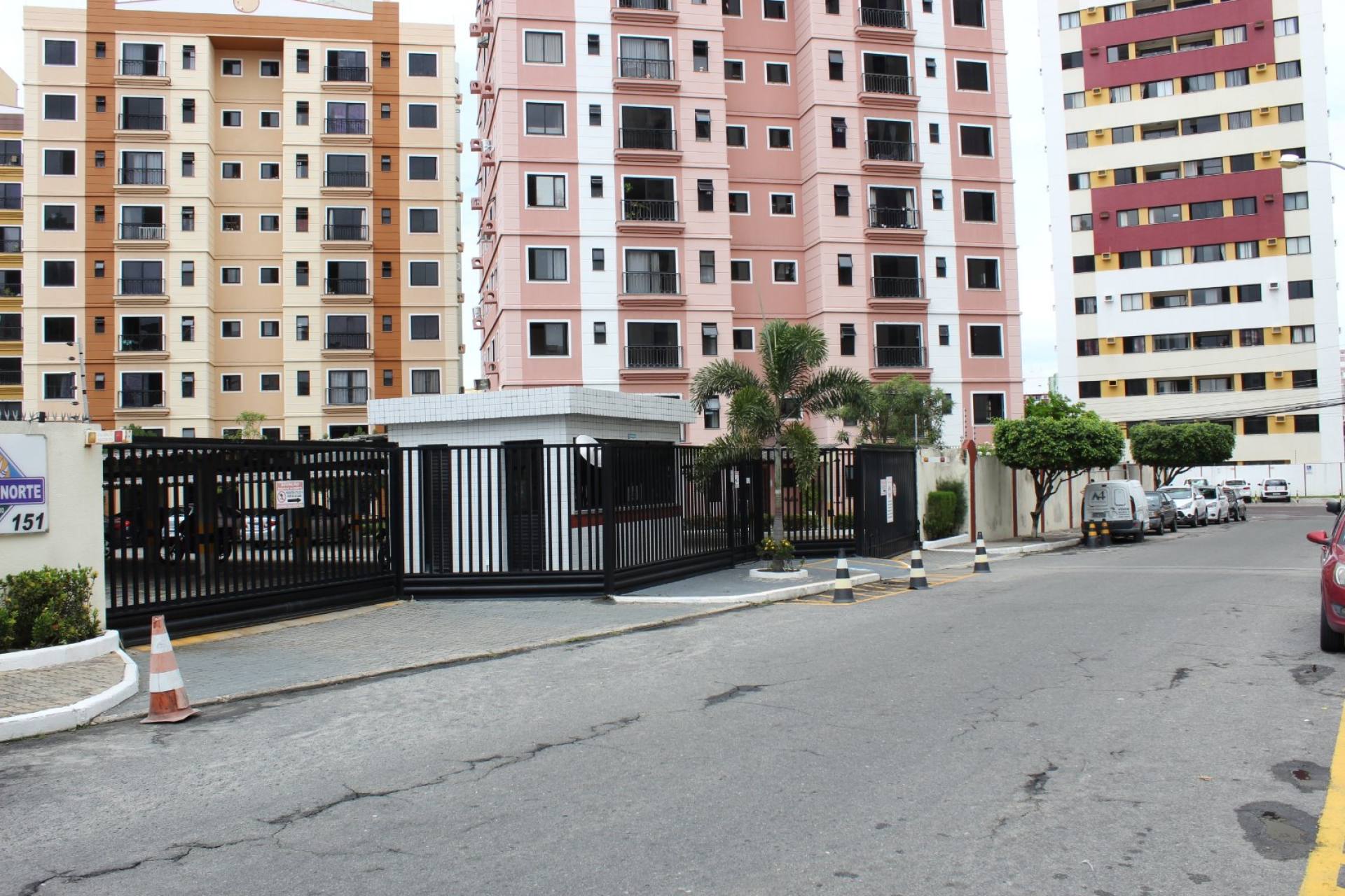 ALUGA-SE APTO NO COND. PACIFICO NORTE