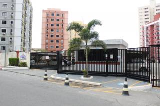 ALUGA-SE APTO NO COND. PACIFICO NORTE