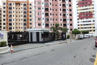 ALUGA-SE APTO NO COND. PACIFICO NORTE