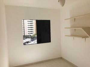 ALUGA-SE APTO NO COND. PACIFICO NORTE