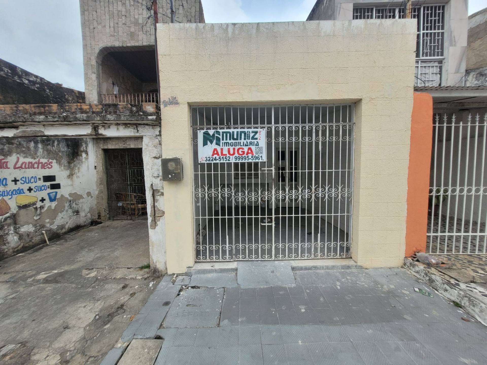 ALUGA-SE  CASA PARA COMÉRCIO NO CENTRO NA RUA SIRIRI