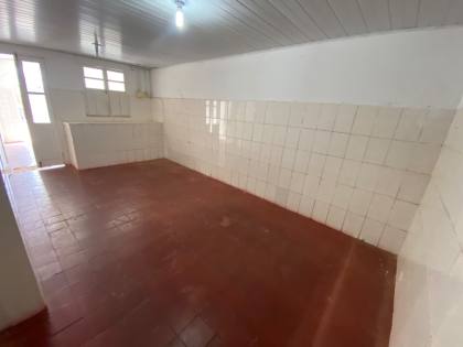 ALUGA-SE  CASA PARA COMÉRCIO NO CENTRO NA RUA SIRIRI