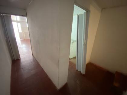 ALUGA-SE  CASA PARA COMÉRCIO NO CENTRO NA RUA SIRIRI
