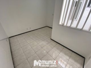 Aluga-se Casa com 2 Andares - Bairro Suíssa!