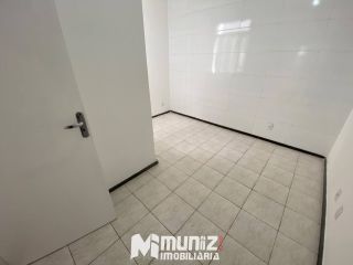 Aluga-se Casa com 2 Andares - Bairro Suíssa!