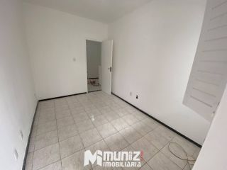 Aluga-se Casa com 2 Andares - Bairro Suíssa!