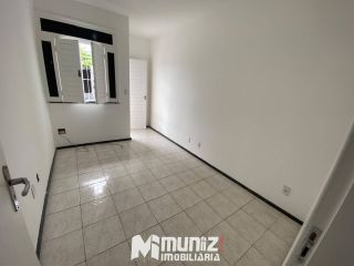 Aluga-se Casa com 2 Andares - Bairro Suíssa!
