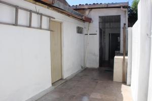 ALUGA-SE CASA NA RUA SIRIRI