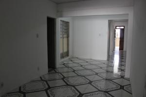ALUGA-SE CASA NA RUA SIRIRI