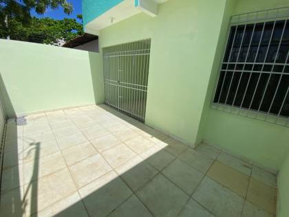 CASA C/ DOIS PAVIMENTOS NA RUA PADRE CALDAS