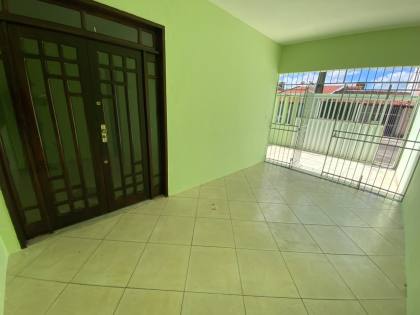 CASA C/ DOIS PAVIMENTOS NA RUA PADRE CALDAS