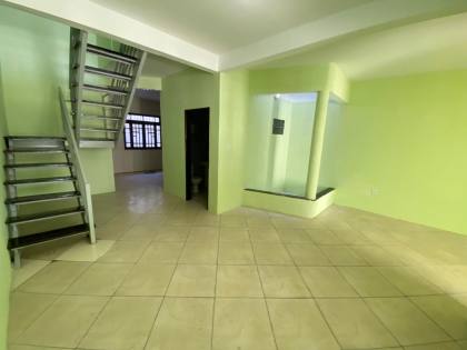 CASA C/ DOIS PAVIMENTOS NA RUA PADRE CALDAS