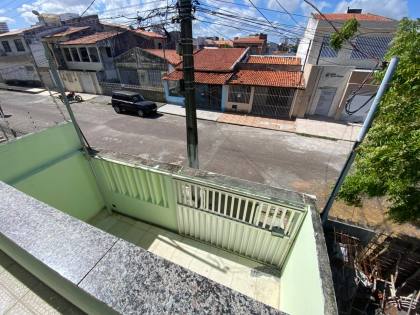 CASA C/ DOIS PAVIMENTOS NA RUA PADRE CALDAS