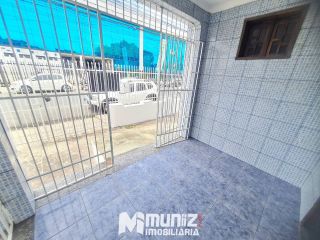 CASA NA RUA PROPRIÁ