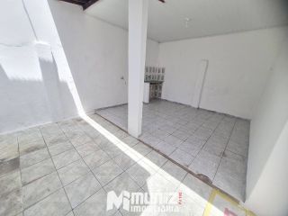 CASA NA RUA PROPRIÁ